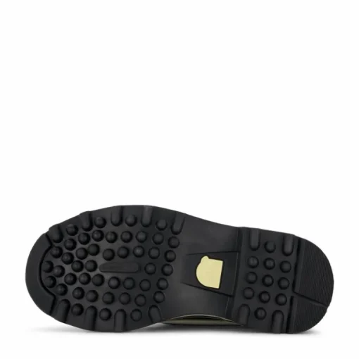 Caribou 011 Black