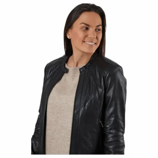 Diora Black