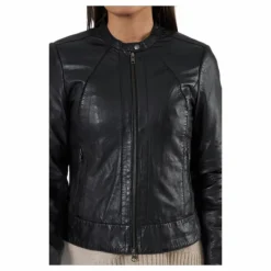 Diora Black